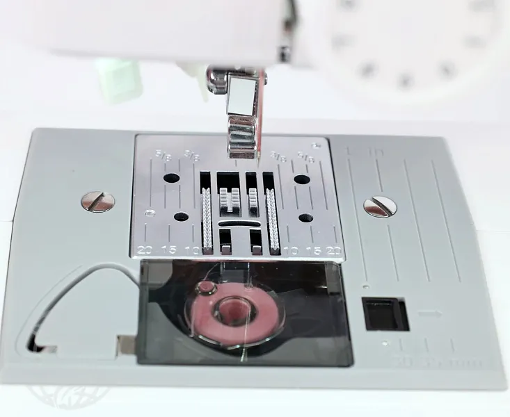 Швейная машина Leader Royal Stitch 450E